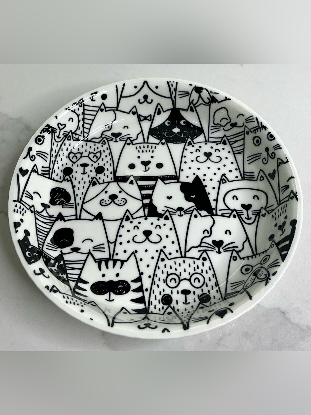 Cat Plate or Cat Dish Dessert Plate Ceramic 5” Kitten Faces White Black NEW